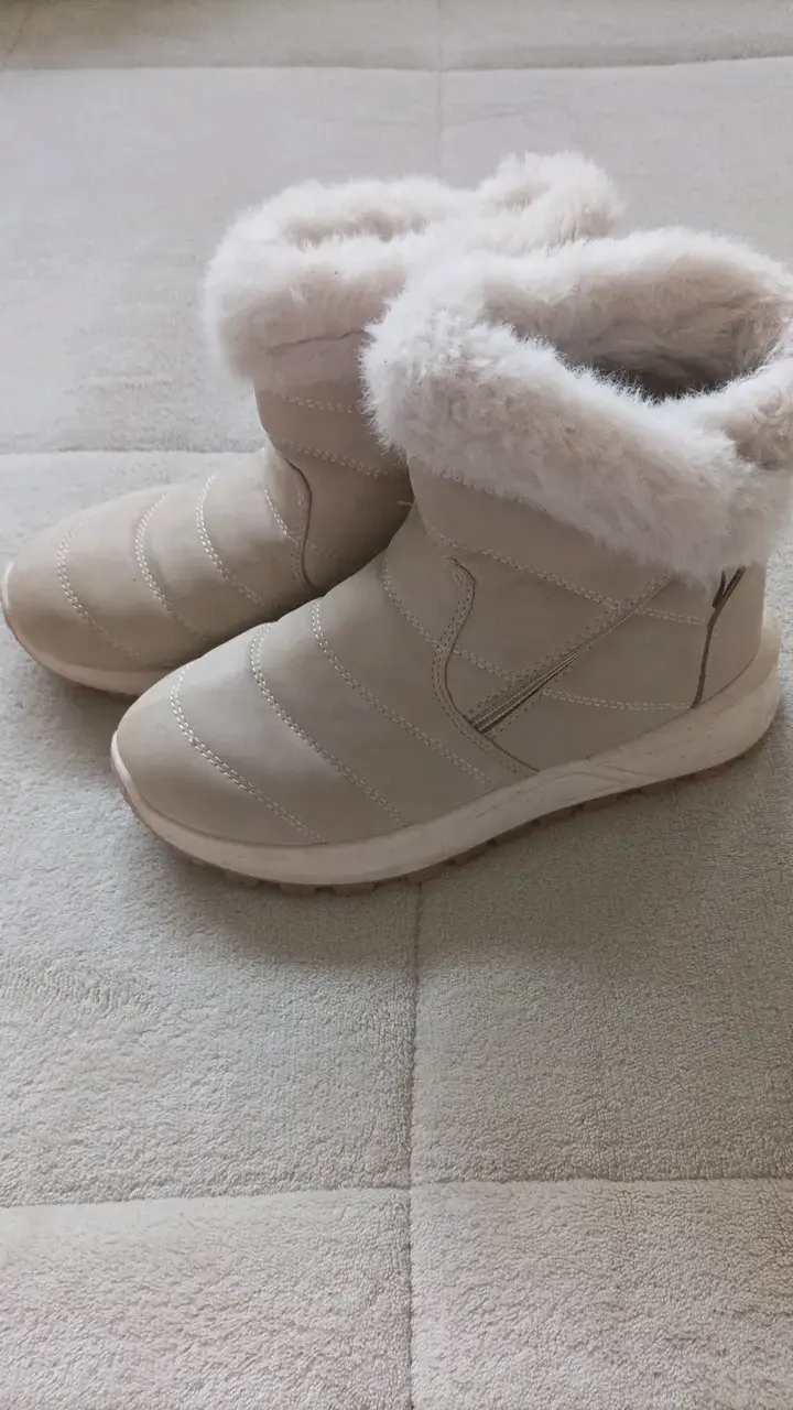 Botas de invierno beige con forro de peluche