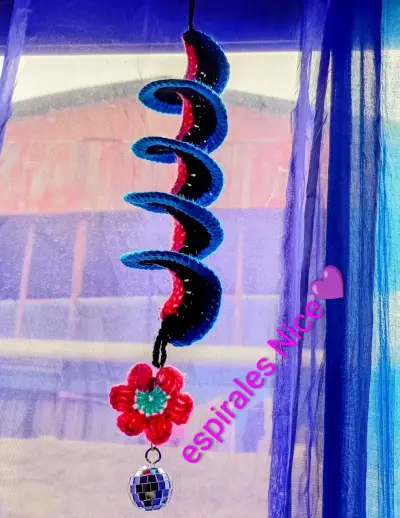 Espirales decorativos de crochet con cristal - miniatura 6