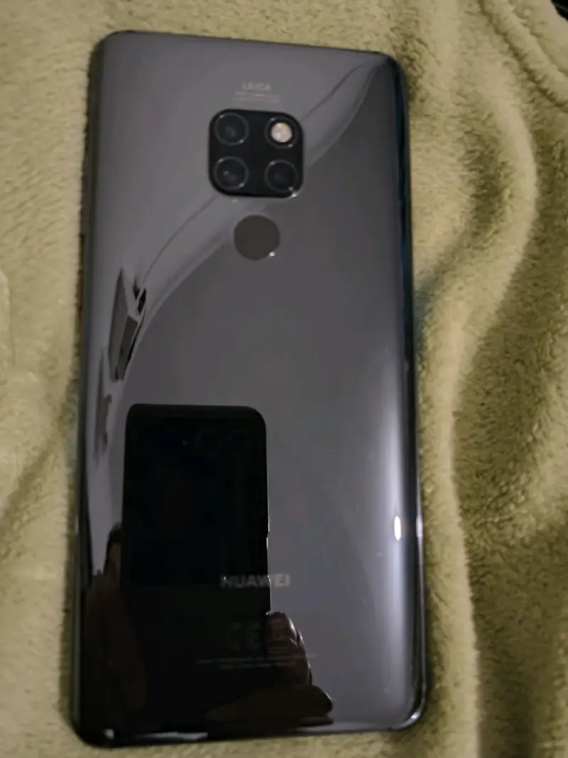 Huawei Mate 20 con 128GB y 4GB RAM - 2