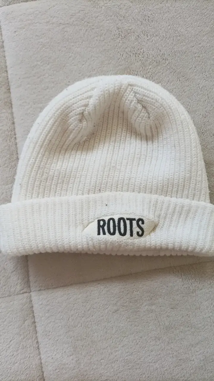 Gorro de lana blanco ROOTS