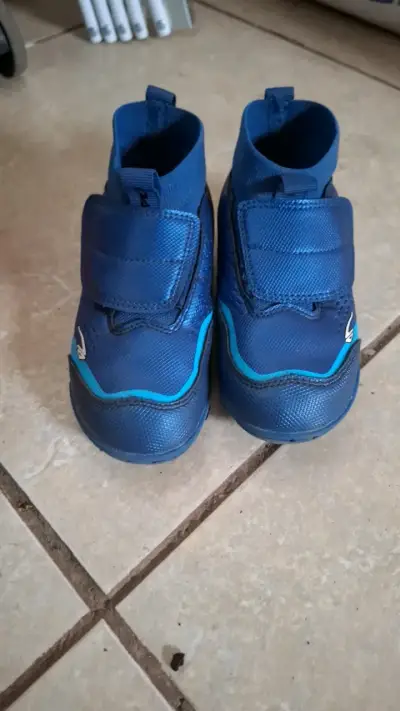 Botines deportivos azules para niños - miniatura 1