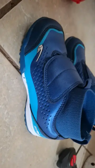 Botines deportivos azules para niños - miniatura 2