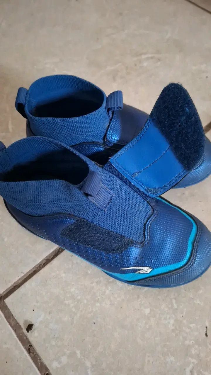 Botines deportivos azules para niños - 4