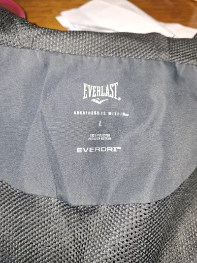 Chaqueta Everlast con capucha y diseño urbano - miniatura 2