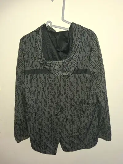 Chaqueta Everlast con capucha y diseño urbano - miniatura 3
