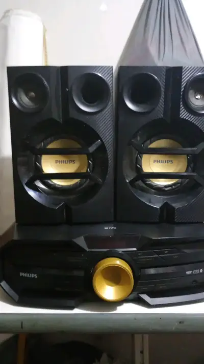 Sistema de sonido Philips con altavoces potentes - miniatura 1