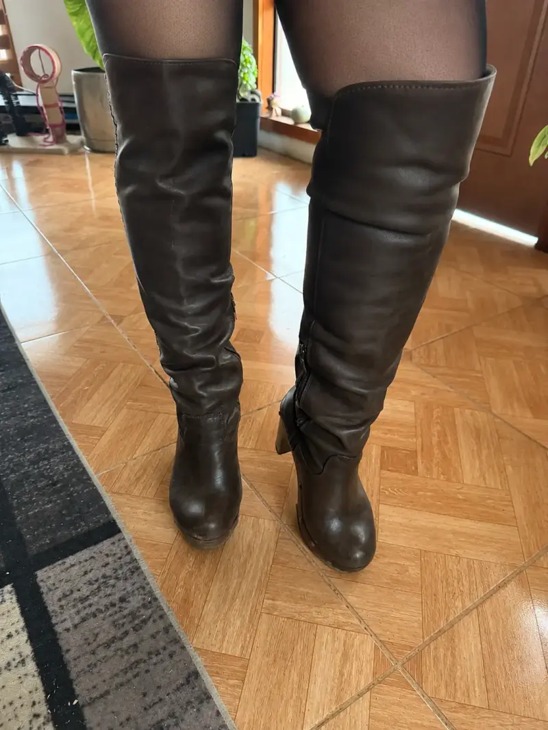 Botas largas de cuero marrón para mujer - 1