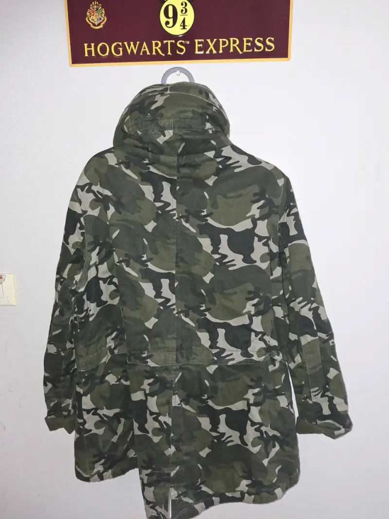 Parka camuflada verde con capucha - 3