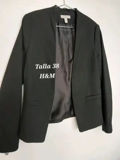 Blazer negro H&M talla 38 para mujer - miniatura 1