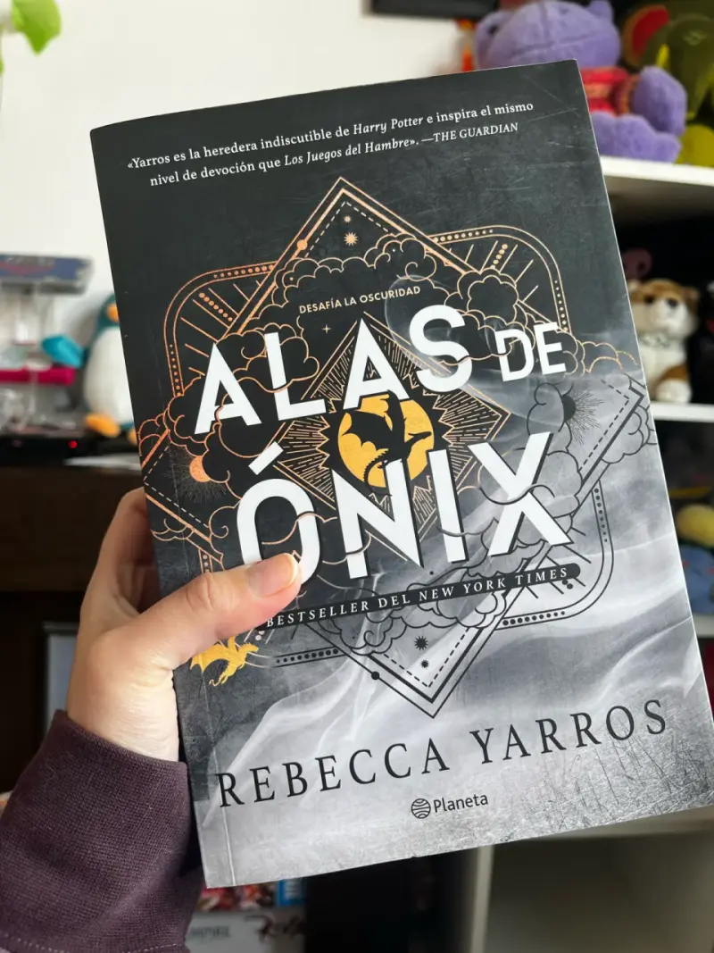 Libro 'Alas de Onix' de Rebecca Yarros
