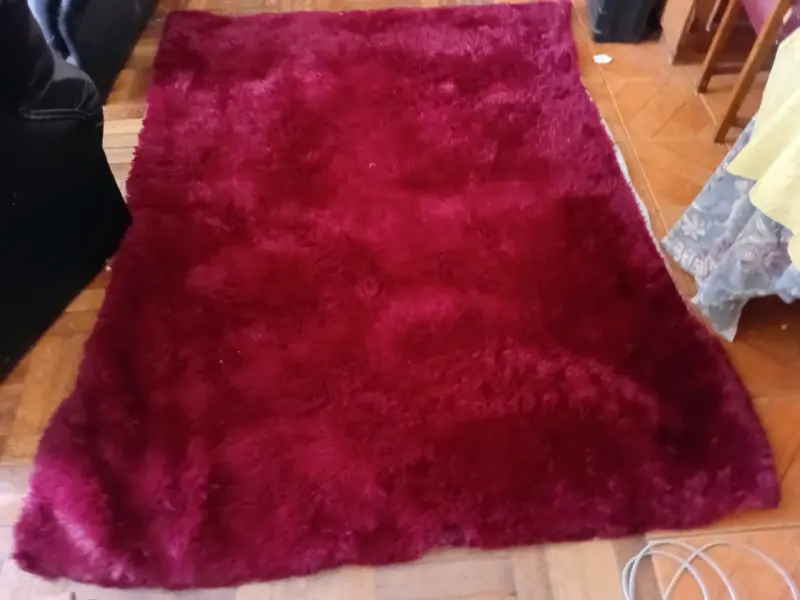 Alfombra peluda roja para sala - 1
