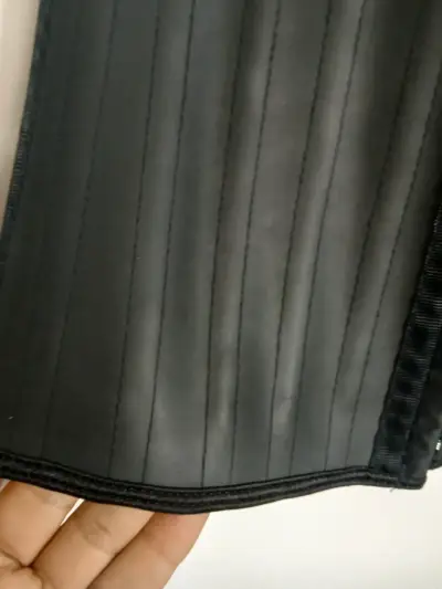 Faja reductora negra talla M nueva - miniatura 2