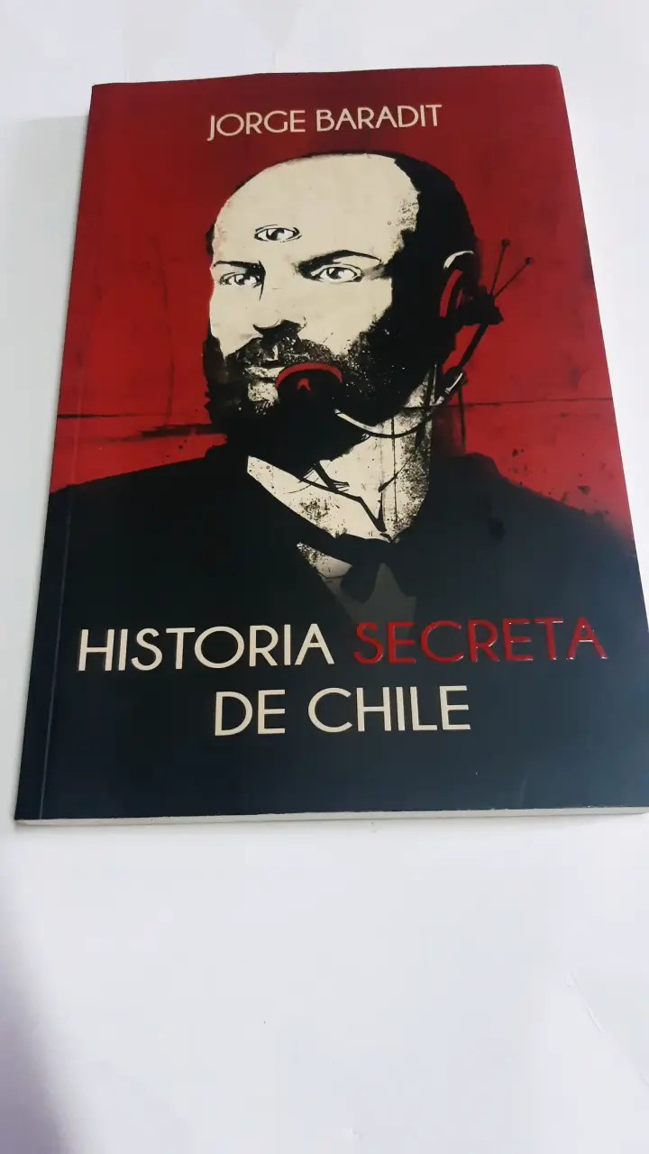 Libro Historia Secreta de Chile por Jorge Baradit - 1