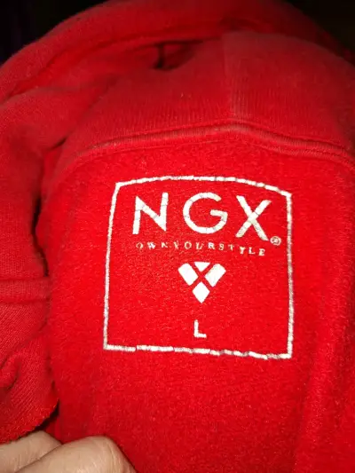 Polerón rojo con capucha NGX - miniatura 2