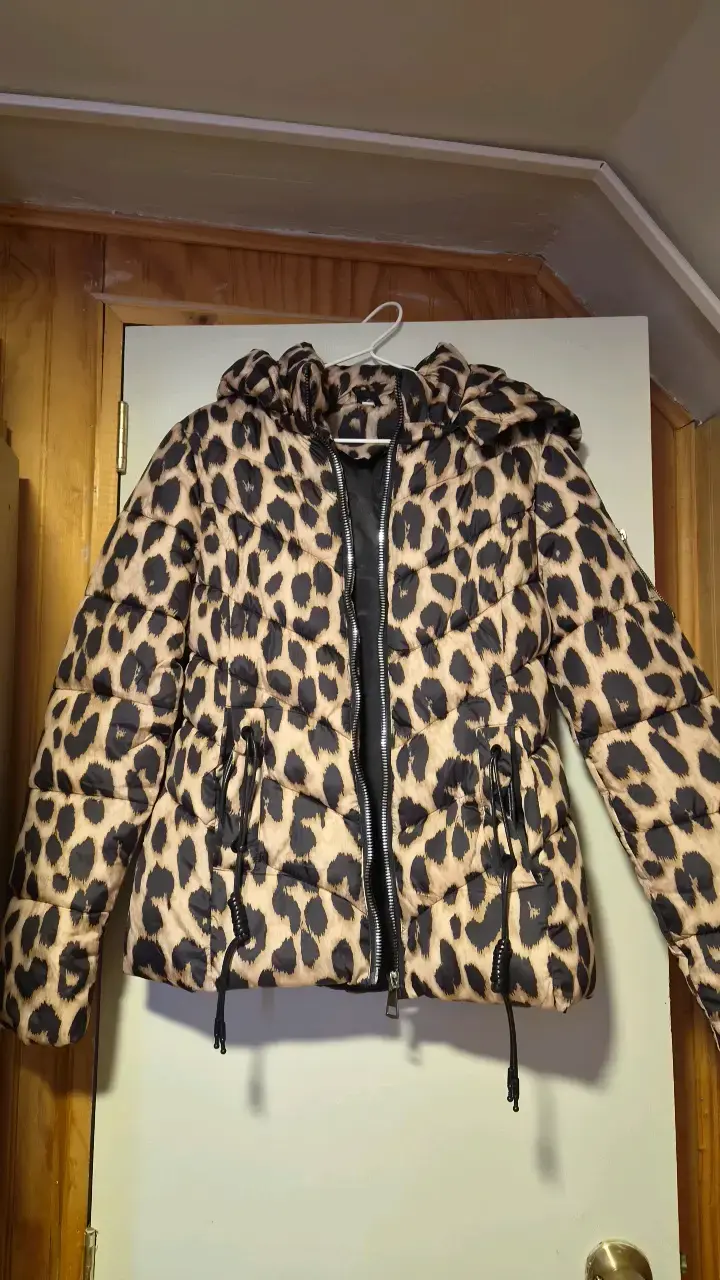 Chaqueta acolchada con estampado animal print - 3