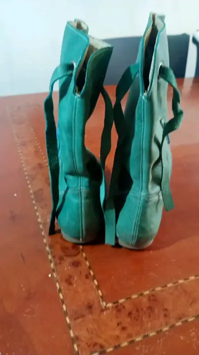 Botas verdes de gamuza con cierre lateral - miniatura 3