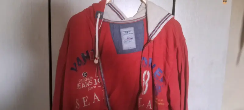Polerón rojo con capucha Ferouch para hombre - 2