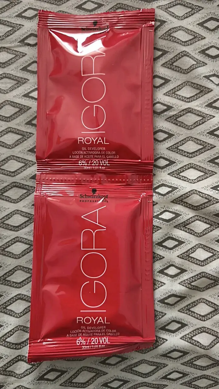 Tinte de Cabello Igora Royal 9-7 Rubio Extra Claro Cobrizo - 4