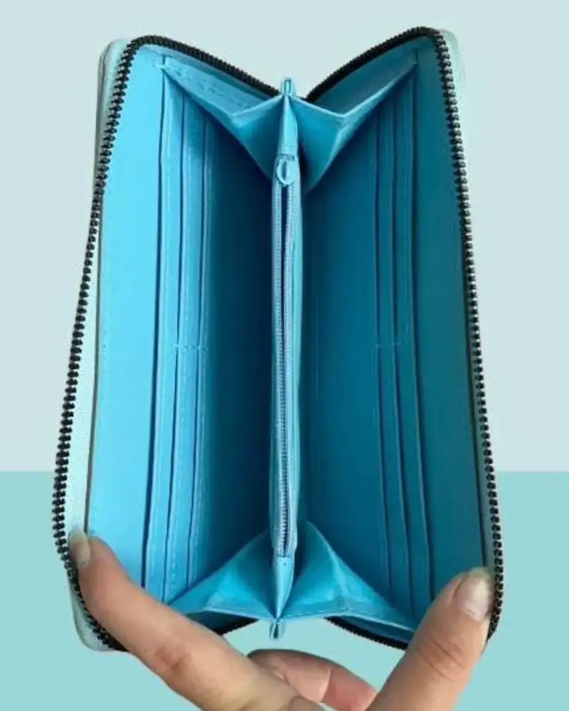 Billetera azul con múltiples compartimento - 3