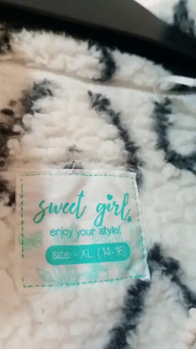 Chaqueta de peluche con corazones Sweet Girl - miniatura 3