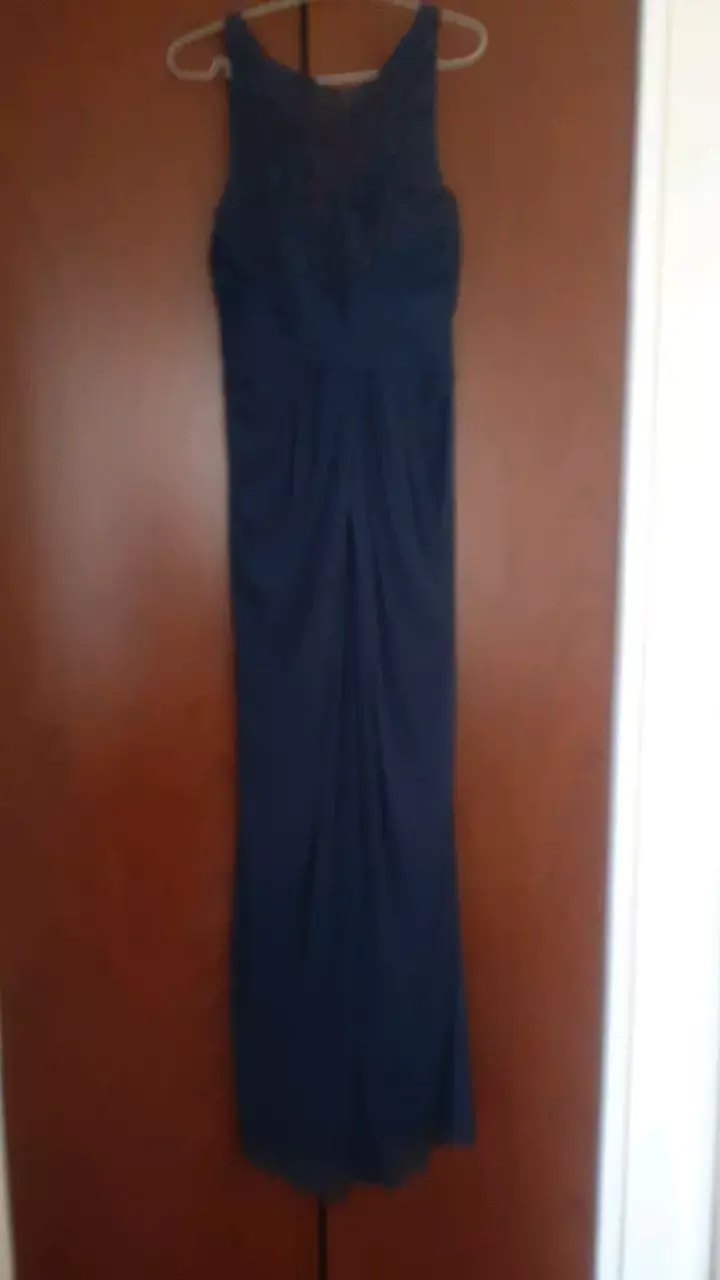Vestido largo azul elegante para mujer