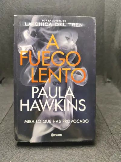 Libro 'A Fuego Lento' de Paula Hawkins - miniatura 1