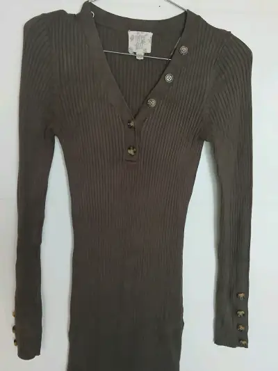 Vestido ajustado con botones - miniatura 2