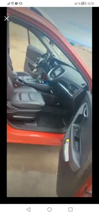 SUV Jetour rojo en buen estado - miniatura 3
