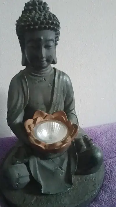Estatua de Buda con portavelas decorativa - miniatura 6