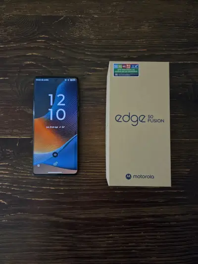 Smartphone Motorola Edge 50 Fusion con caja - miniatura 1