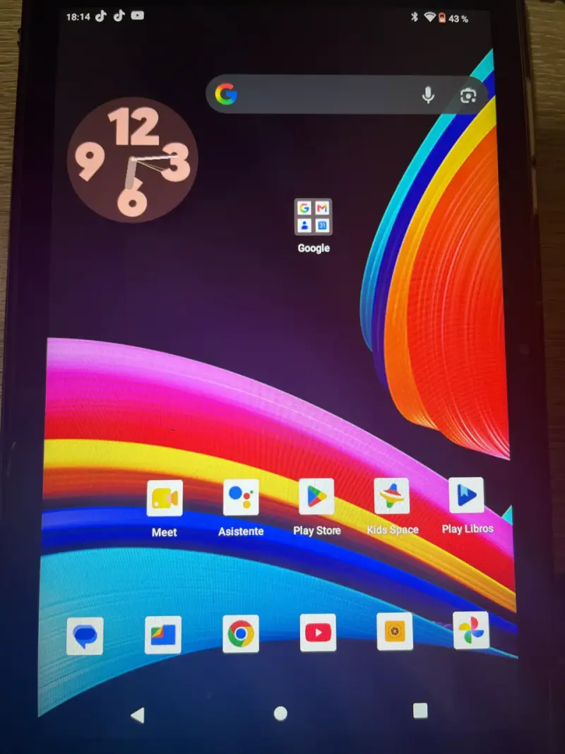 Tablet Android con funda protectora - 3