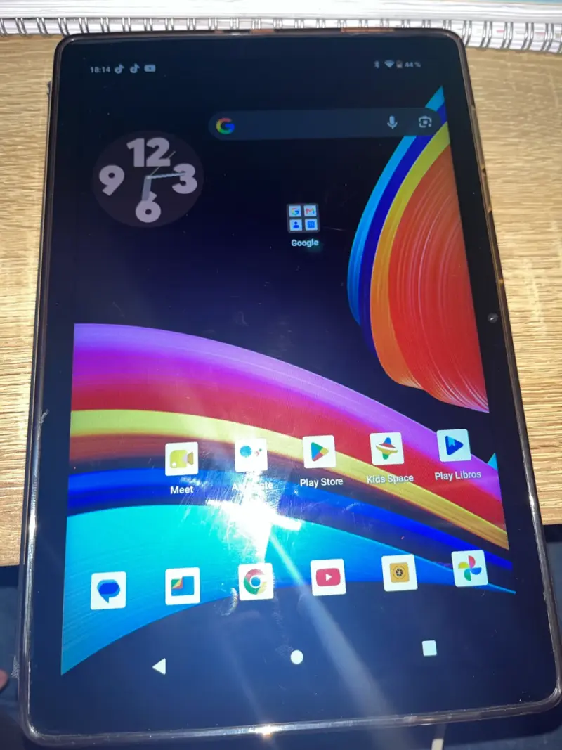 Tablet Android con funda protectora - 5