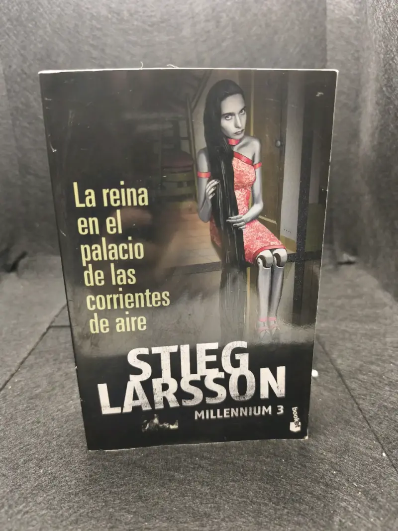 Libro 'La Reina en el Palacio de las Corrientes de Aire' de Stieg Larsson - 1