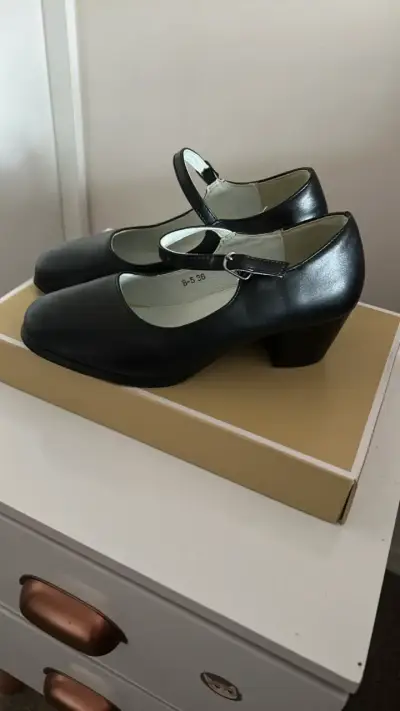 Zapatos de cueca talla 36 - miniatura 2