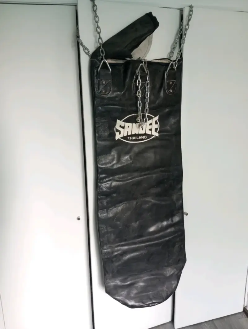 Saco de Boxeo Sandee Negro con Cadena - 2