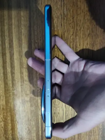 Smartphone Vivo x200 Pro con cámara Zeiss en azul - miniatura 3