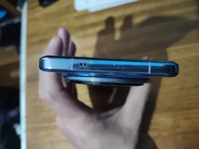 Smartphone Vivo x200 Pro con cámara Zeiss en azul - miniatura 4