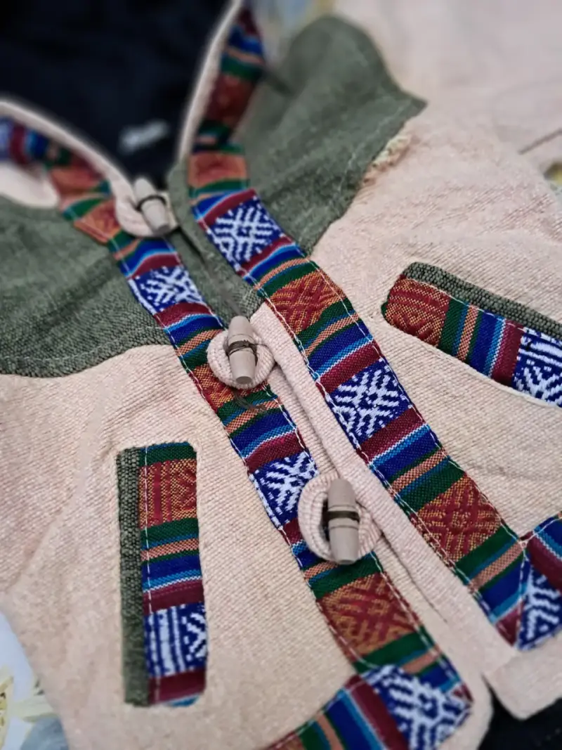 Chaqueta de bebé con capucha y diseño étnico - 2