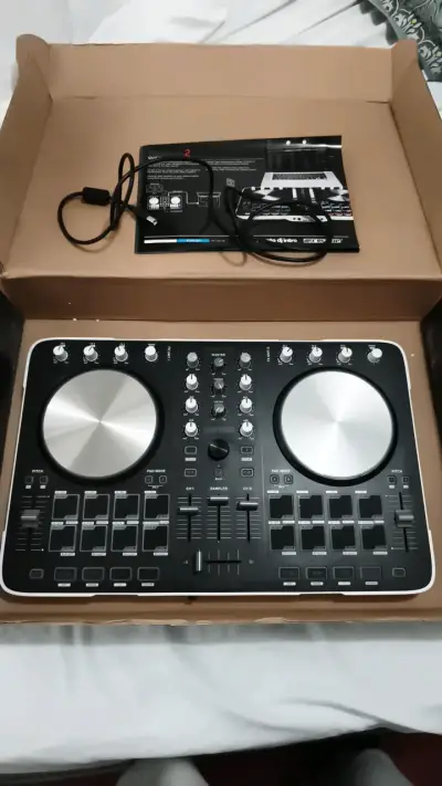 Controlador DJ Reloop Beatmix 2 con Serato - miniatura 3
