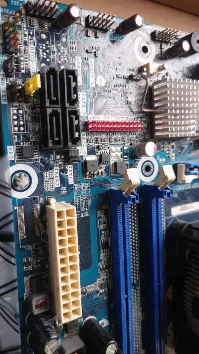 Placa Madre Intel Desktop Board con Ventilador - miniatura 4