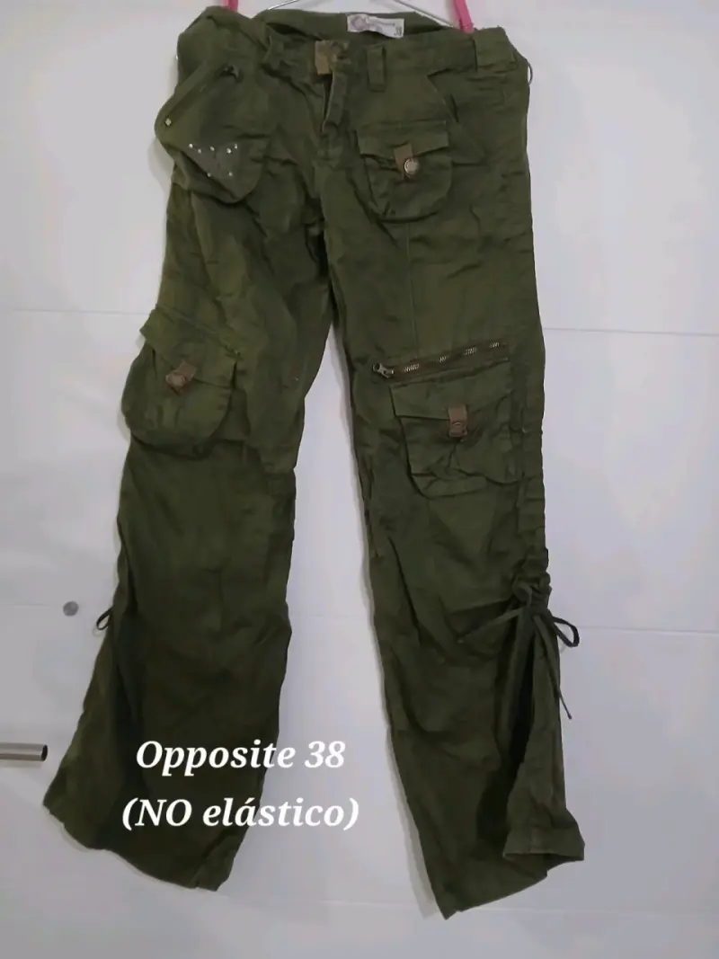 Pantalones cargo verdes Opposite talla 38