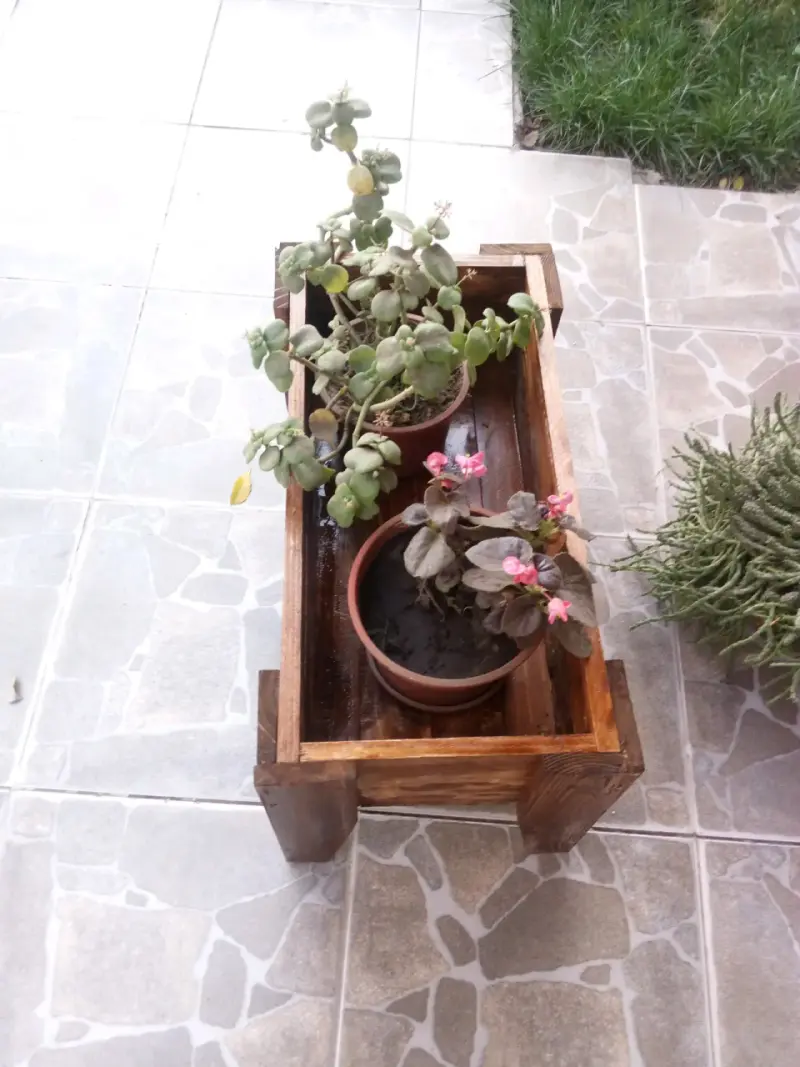 Macetero de madera rústico para jardín - 2