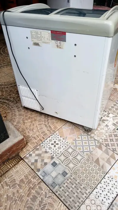 Congelador horizontal Maigas con tapa de vidrio - miniatura 4