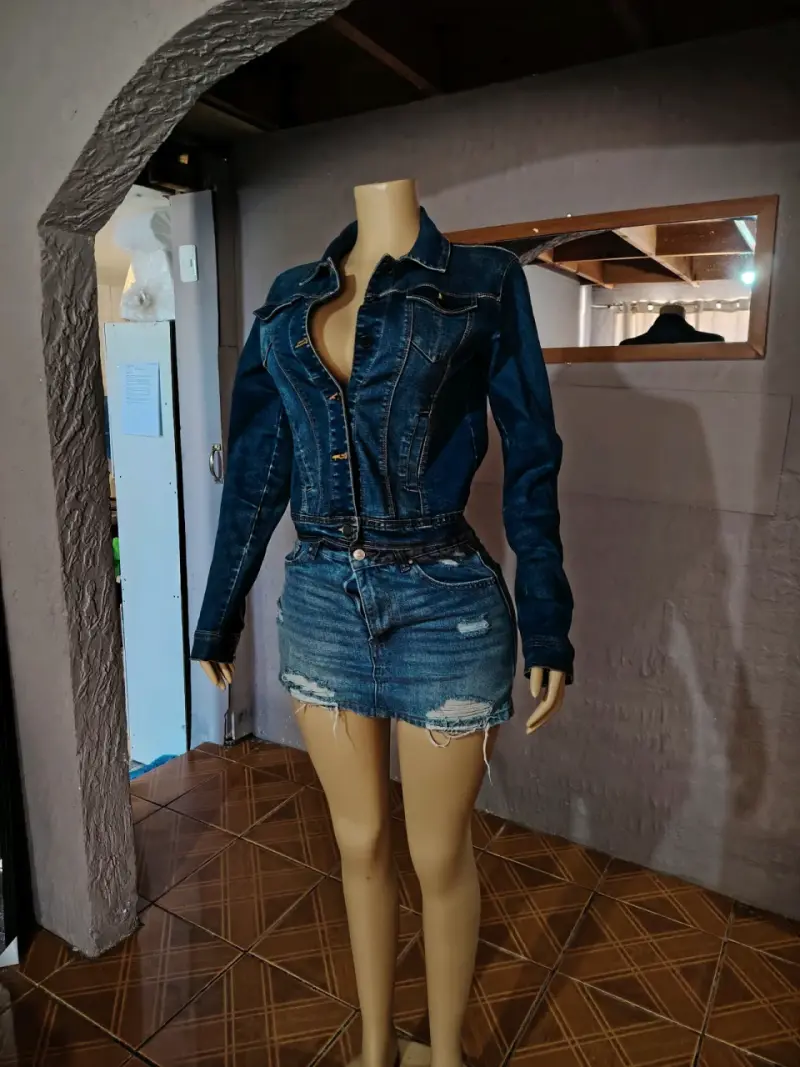 Conjunto de chaqueta y falda de mezclilla para mujer