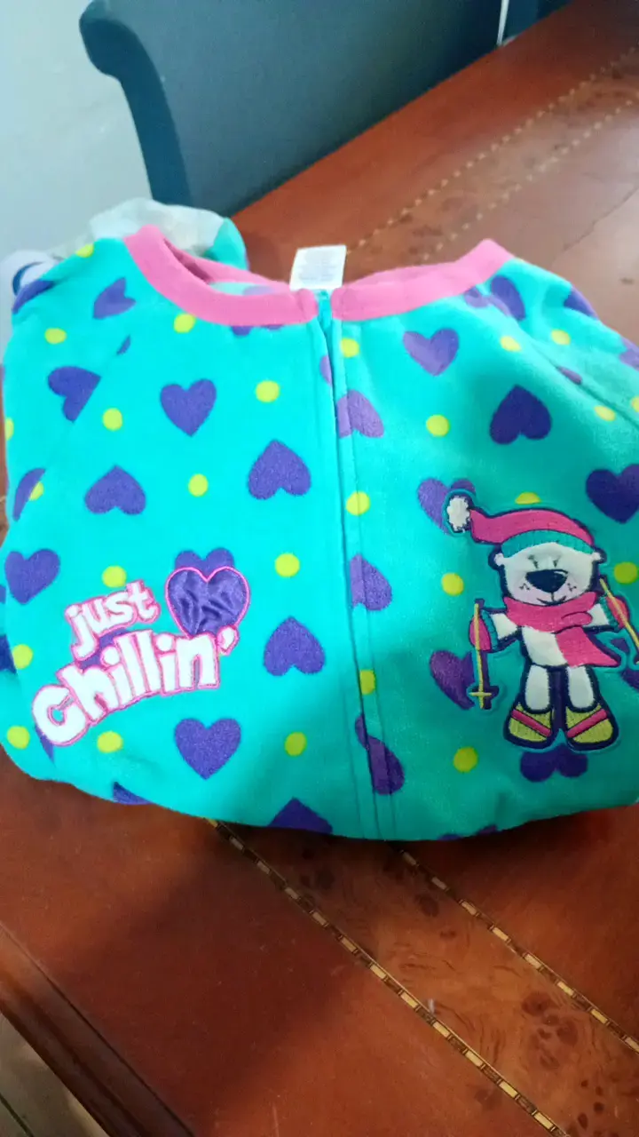 Pijama enterizo infantil Total Girl con diseño de corazones - 5