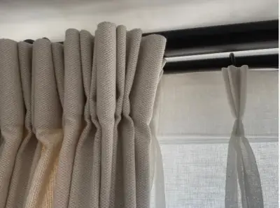 Cortinas de Tela Beige con Riel Metálico - miniatura 2