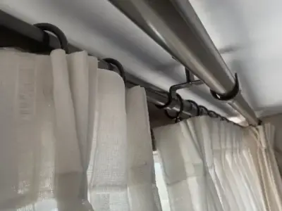 Cortinas de Tela Beige con Riel Metálico - miniatura 4
