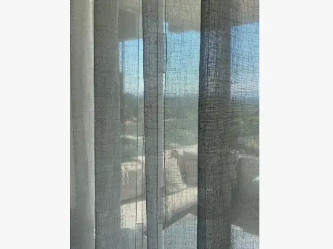 Cortinas de Tela Beige con Riel Metálico - 5