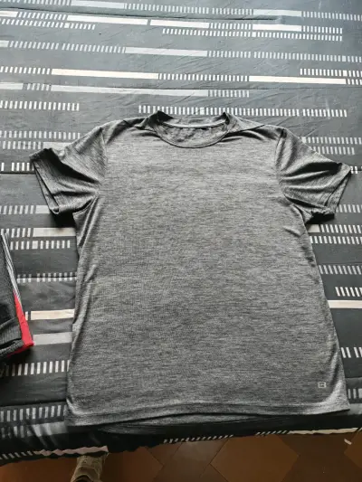 Polera deportiva gris unisex - miniatura 2