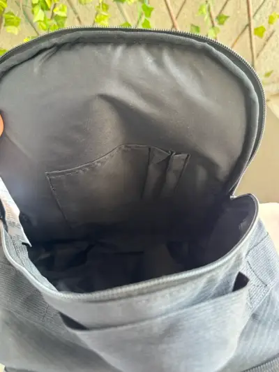 Mochila negra Nike con logo grande 18 litros - miniatura 5